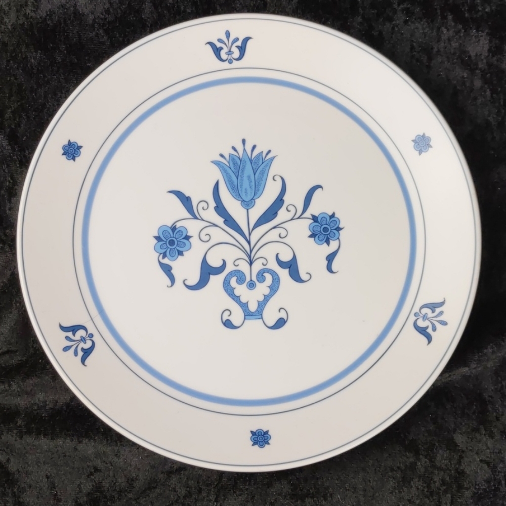 Noritake Blue Haven dinner plate 10 3/4 inch